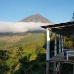 Flores-Moni-Manulalu-Indonesia